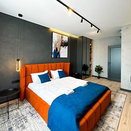 Royal 2 Apartments On Shevchenka 38 Str リヴィウ エクステリア 写真