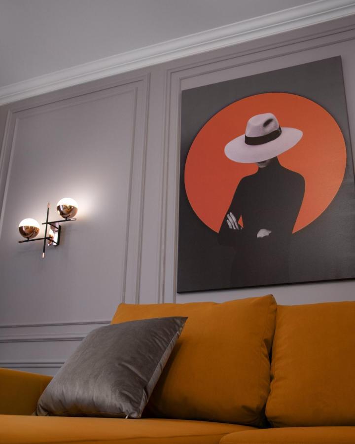 Royal 2 Apartments On Shevchenka 38 Str リヴィウ エクステリア 写真