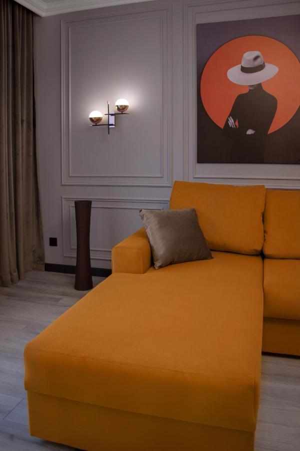 Royal 2 Apartments On Shevchenka 38 Str リヴィウ エクステリア 写真