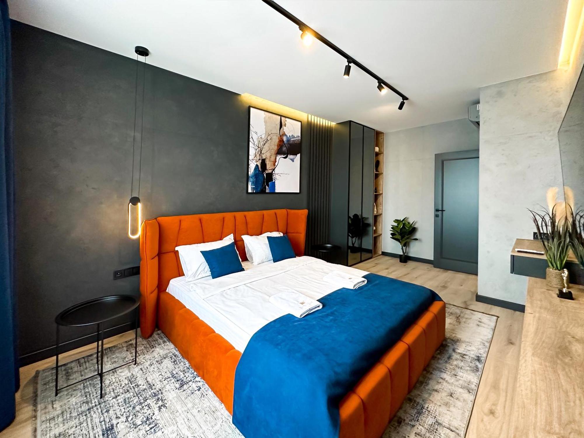 Royal 2 Apartments On Shevchenka 38 Str リヴィウ エクステリア 写真