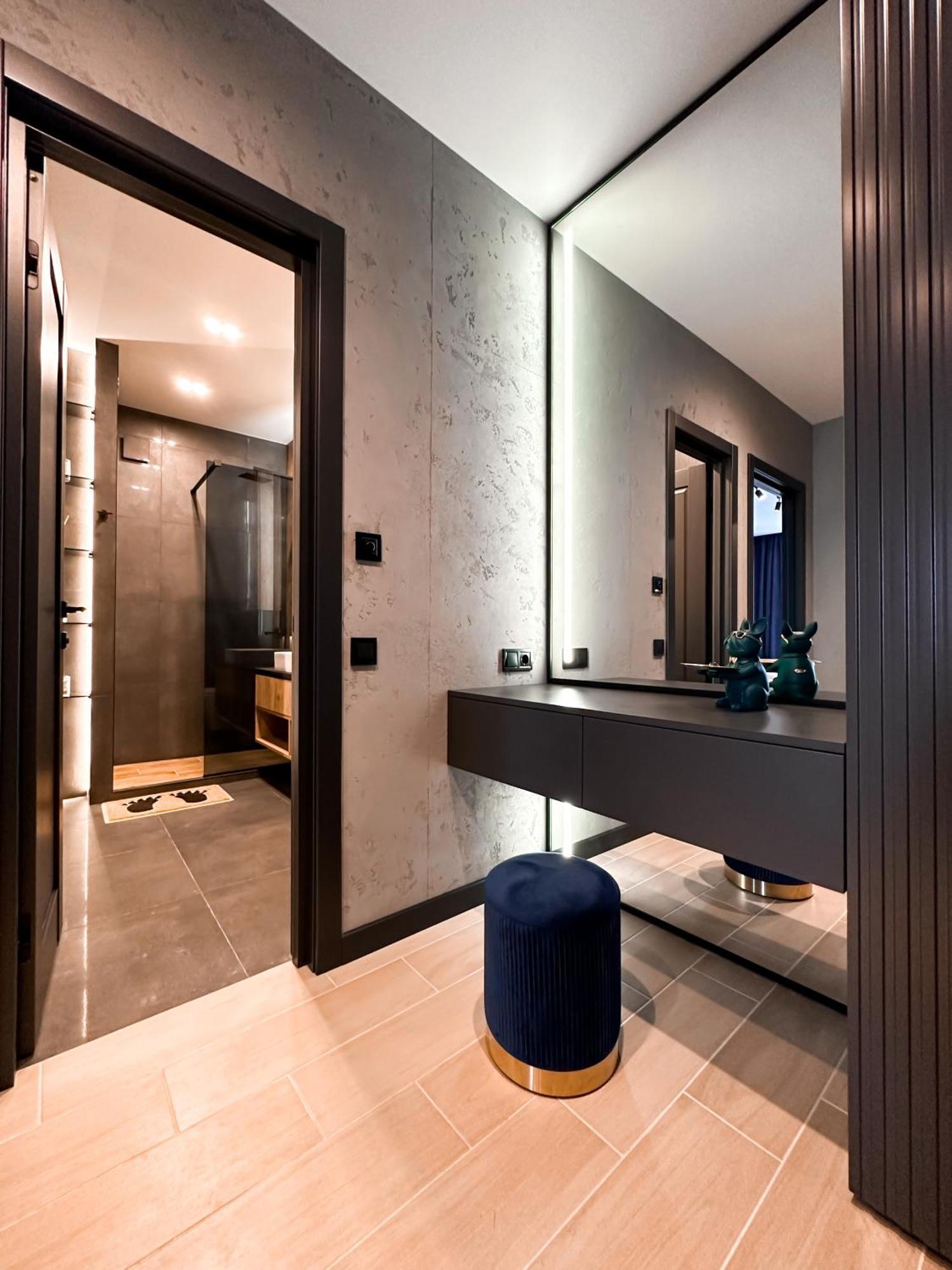 Royal 2 Apartments On Shevchenka 38 Str リヴィウ エクステリア 写真